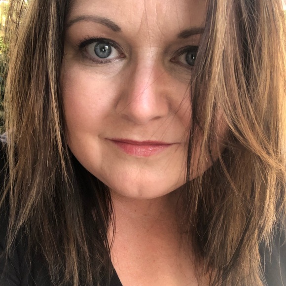 Meet your Posher, Christine - Picture 1 of 1